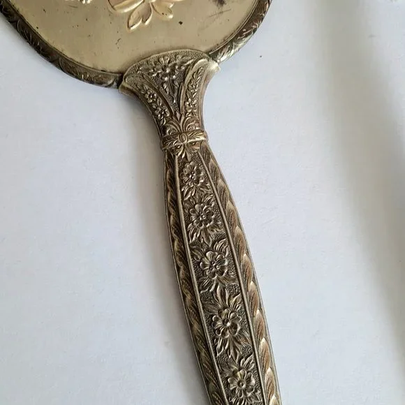 Vintage hand mirror with and hair brash. Vanity set. Made in USA. - Picture 6 of 11